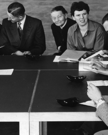 Inge Aicher-Scholl und das Kuratorium der Ulmer Volkshochschule Bild: Inge Aicher-Scholl und das Kuratorium der Ulmer Volkshochschule